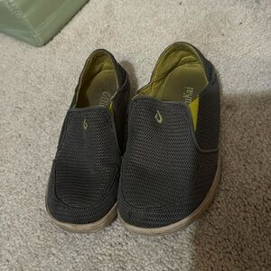 Kids olukai slip on grey size 12 in good used condition